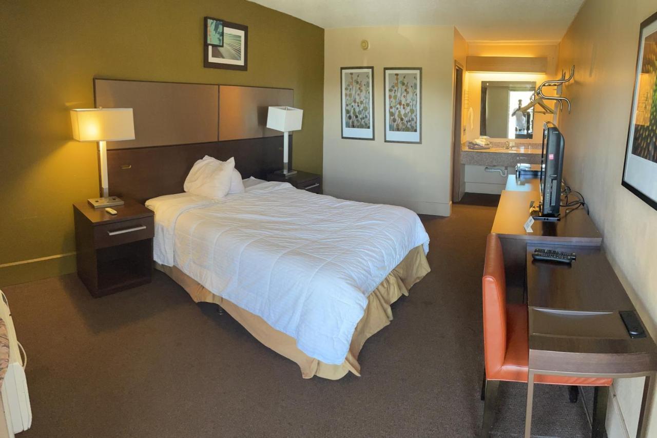 Hilltop Inn Pittsburgh Crafton Exteriör bild