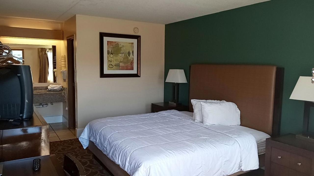 Hilltop Inn Pittsburgh Crafton Exteriör bild