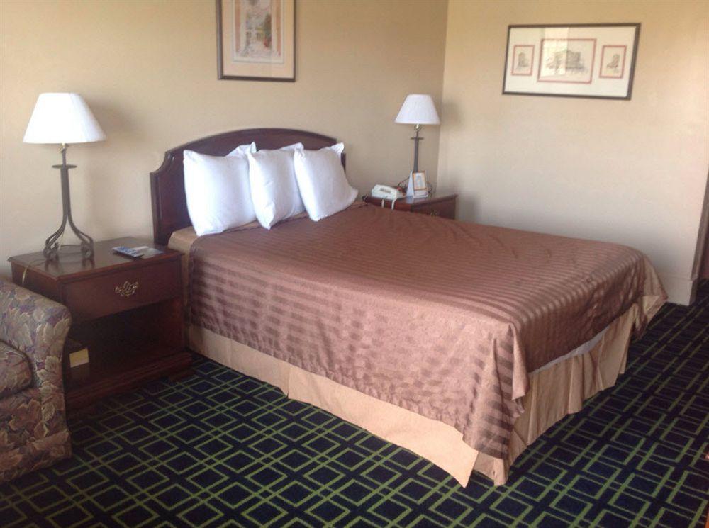 Hilltop Inn Pittsburgh Crafton Exteriör bild