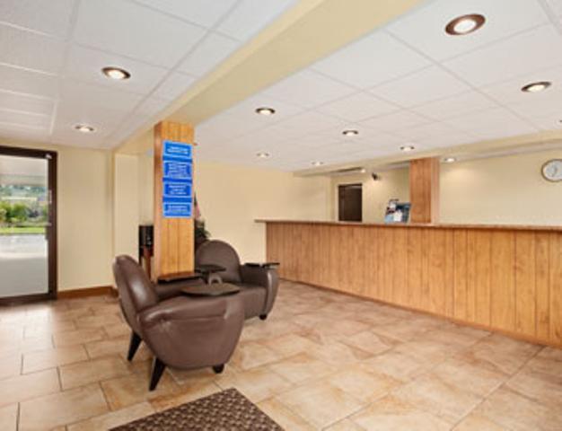 Hilltop Inn Pittsburgh Crafton Exteriör bild